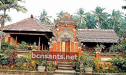 umma.yii :): Provincia de Bali - Casa tradicional de la puerta Candi Bentar